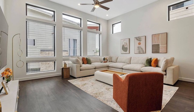 7BR/7BA Luxury Houston Home w/Full Skyline View!