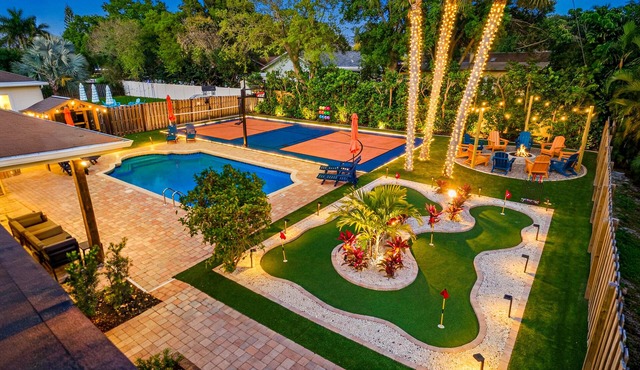 7BR Beach Dream House - Pickleball, Theater, Pool!