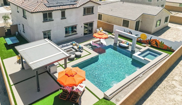 7BR Escape/Pool, Game Room/Golf/Sleeps 19