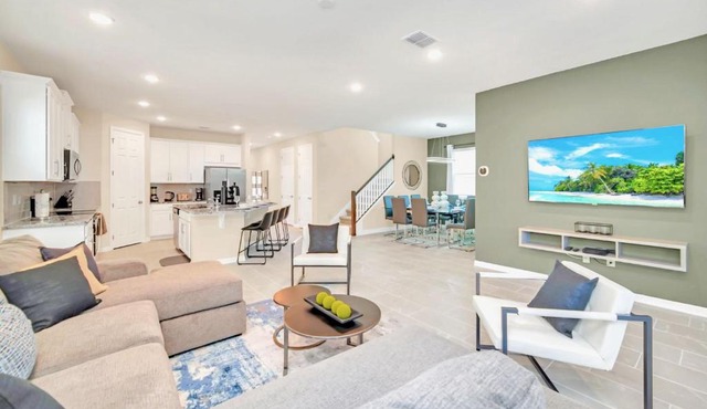 7BR Family Resort - Pool & Hot Tub - Near Disney