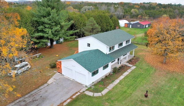 7BR Farmhouse | 50 Acres | Family Gatherings | 100+ Parking