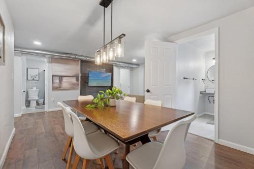 7BR Home 7 mins Rose State, Sleeps 16 #EC