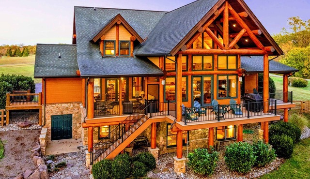 7BR Lakefront Boat Dock, Kayaks & Amazing Sunsets