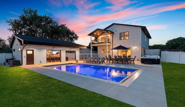 7BR Luxury Penthouse with Heated Pool