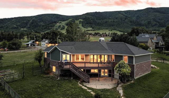 7BR Mountain Retreat on Acreage Near Nordic, Snowbasin & Powder Mtn - Sleeps 20