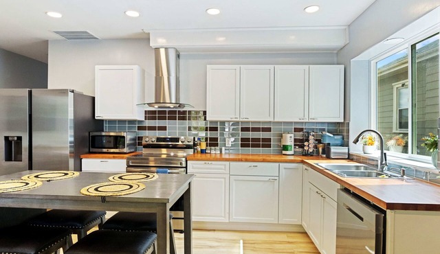 7Mi Louisville Pet-Friendly Home