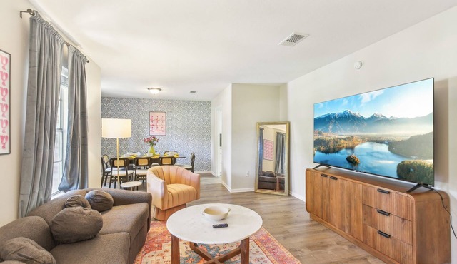 7Min to Texas A&M Cozy 7 Beds, w/Billiards & Firepit Oasis