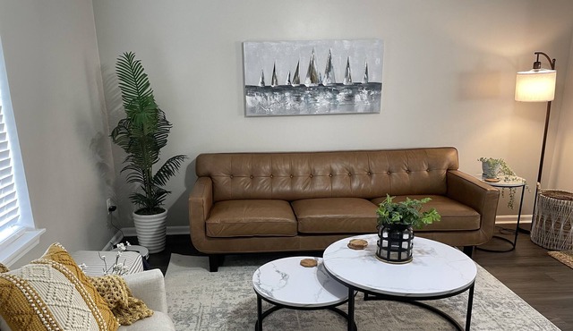7Q/3.5 Bath Newly Remodeled2200Sqft Midcentury Stay