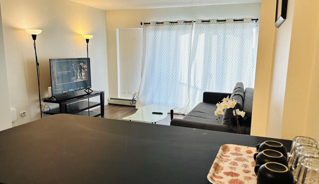 7th Floor 1 Bedroom Condo with Parking