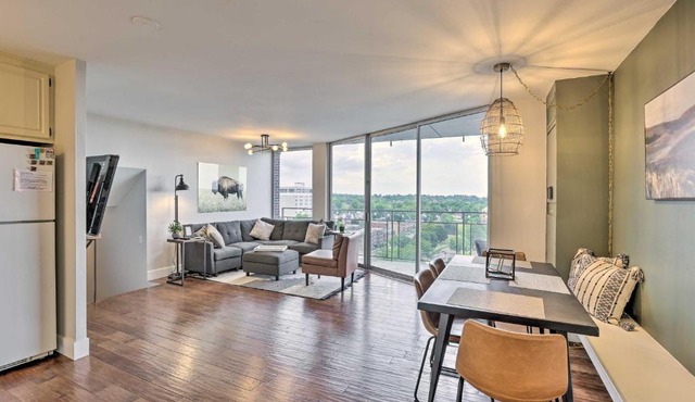 7th-Floor Omaha Condo w/Balcony & Park Views