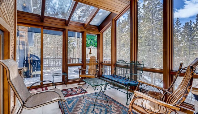 7th FREE|Hot Tub|Dog-friendly|Deck|BBQ|Wildlife Views|2 Min to Slopes
