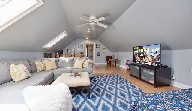 7th Heaven | Germantown | Game Rm + Yard |Sleep 10