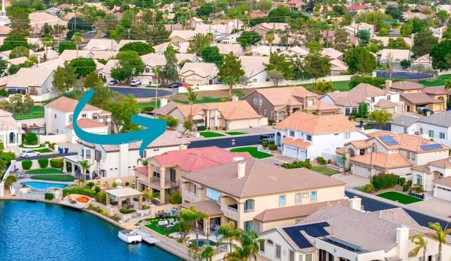7th Heaven Luxury Lakes 5 Bed