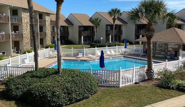 7TH NIGHT FREE ON SELECT WEEKS ~ BEACH SERVICE INCLUDED WITH BOOKING