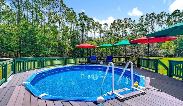8.5-Acre Hideaway Pool, Pet-Friendly Retreat