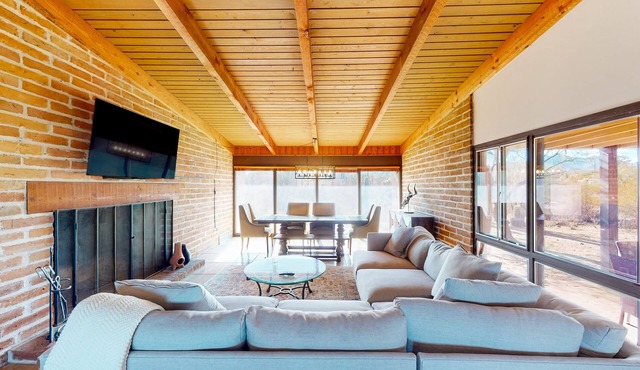 8-acre desert retreat with amazing views, private outdoor living, AC & W/D
