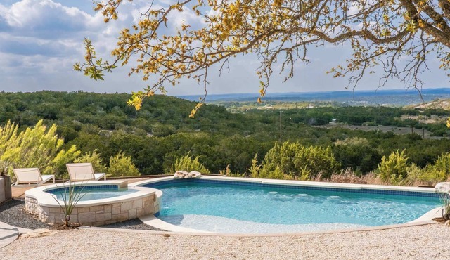 8 Acres - Pool, Hot Tub, + (SOON) Putting Green