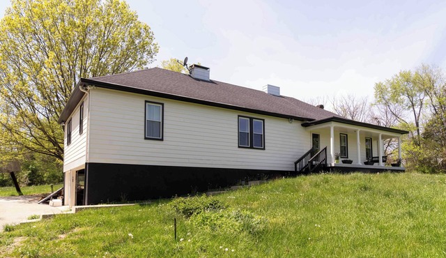 8 Acres private estate! Spacious 5-bedroom house in Fisherville.