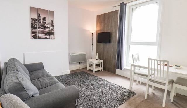 8 BEACH VIEW @ BEACONSFIELD HOUSE in Bridlington