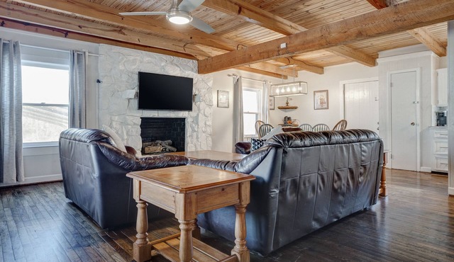 8 Bed Cabin, between Tuscaloosa and Bham, Close to Golf Courses