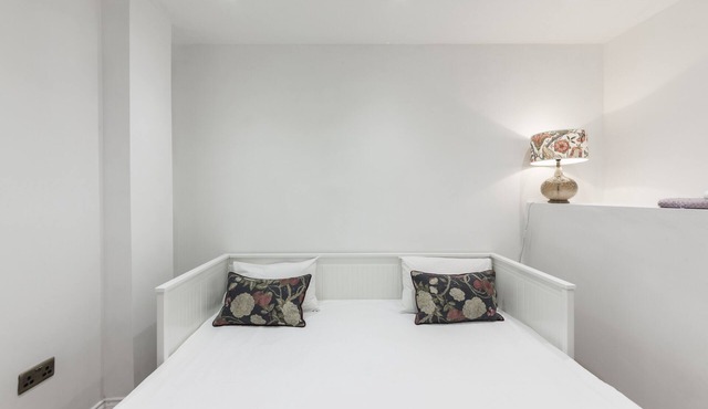 8 Bed family home Westminster Central London (sleeps 11 including children)