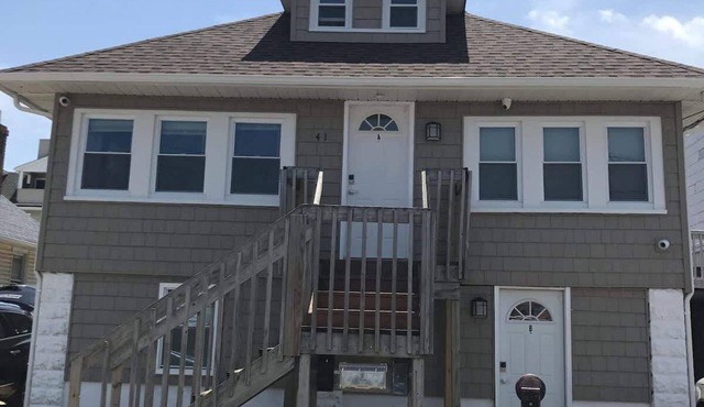 8 bedroom, 3 full bath, Ocean Block