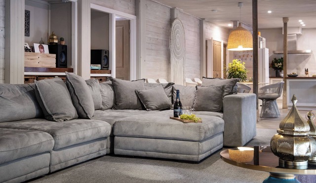 8 Bedroom 30-acre luxury Daylesford treat. Pool, sauna, Fire pit, Stunning views