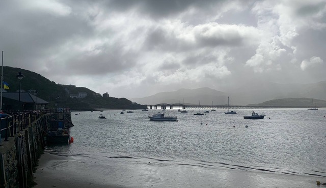 8 bedroom /5 bathrooms Barmouth - Perfect for family and friend get togethers