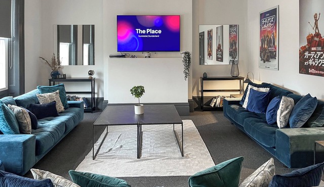 8 bedroom accommodation in Sunderland