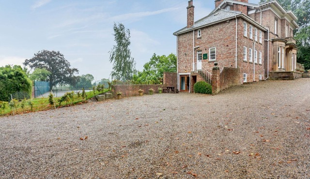 8 bedroom accommodation in Wighill, near York