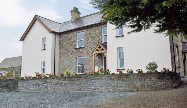 8 bedroom accommodation in Llawhaden, near Narberth