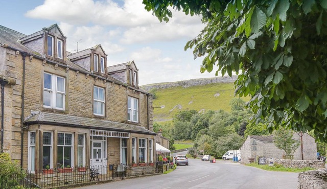 8 bedroom accommodation in Kettlewell, near Skipton