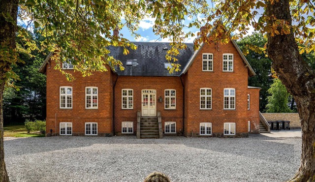 8 bedroom beautiful home in Kværndrup