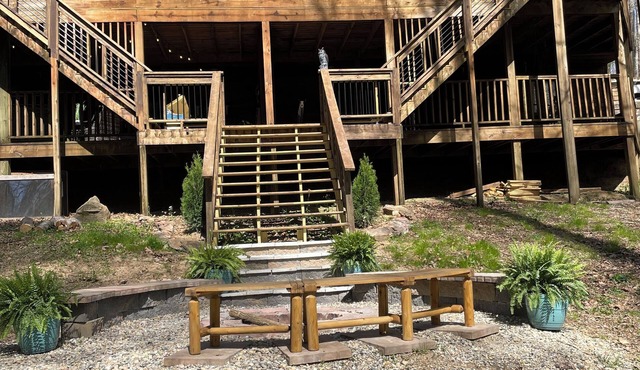8 bedroom cabin in the woods! Big enough for the whole family.