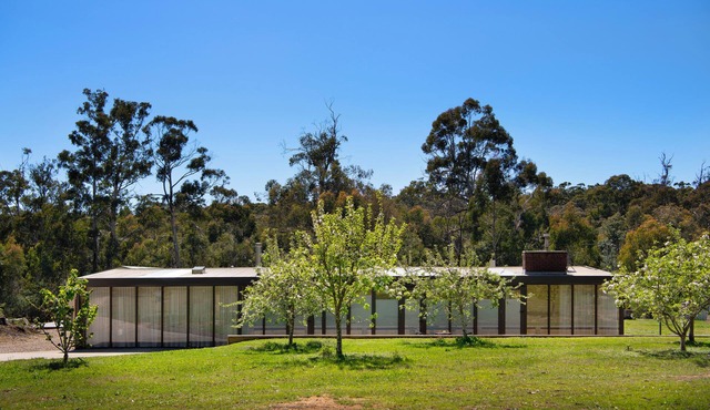 8 bedroom farmstead in Wheatsheaf Daylesford