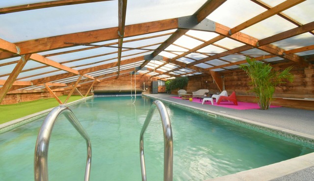 8-bedroom gîte, covered swimming pool and heated pool, 5000m2 green space.