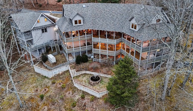 8-Bedroom Mountain Lodge in Sky Valley Near Golf and Highlands
