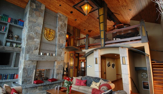 8 Bedrooms, Sleeps 18, 12 bath, Movie theater, Spa, Hot tub, ELEVATOR