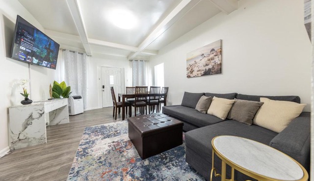 8 Beds Home with 4 Car Parking Space - Near DTLB