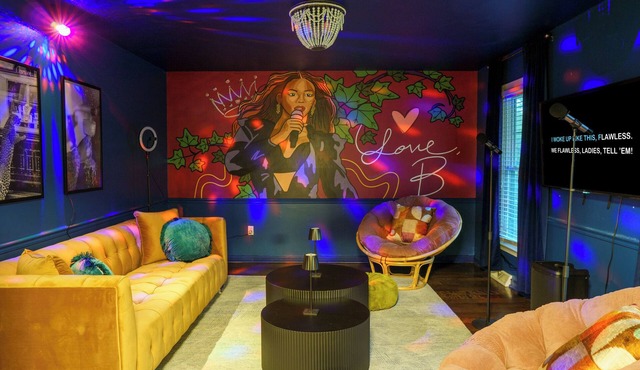 8 Beds, Large Groups, Karaoke, Firepit