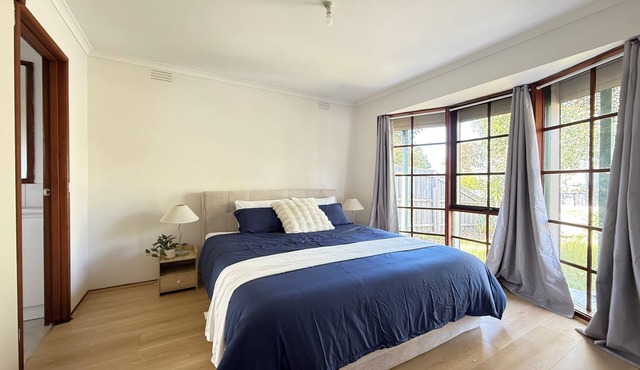 8 BR Retreat - 2 Full Houses on Property