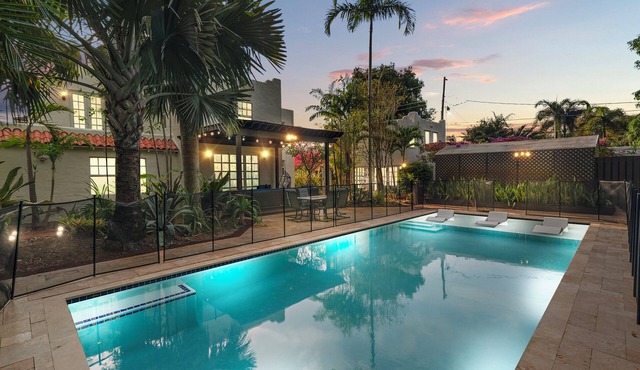 8 BR- Sleeps 22! WPB Resort w/Pool + Spa + Firepit