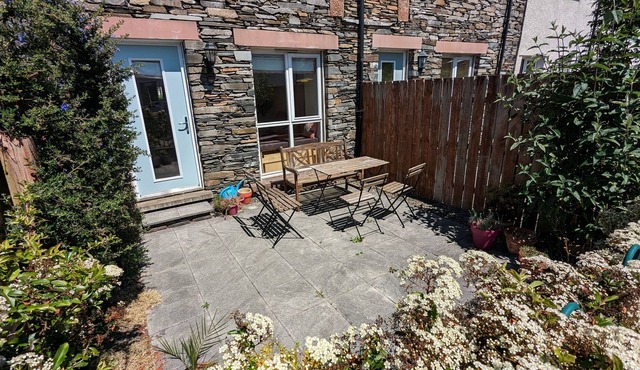 8 Copper Rigg - Two bedroom home with patio garden