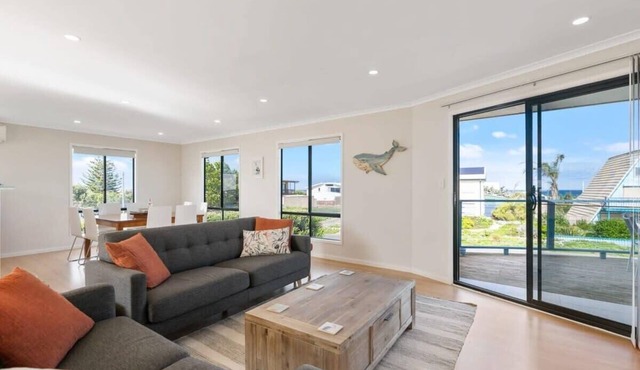 8 Corcoran Avenue - BEACH SEAS THE DAY