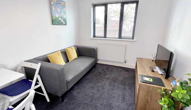 8 Cross Court, Stafford