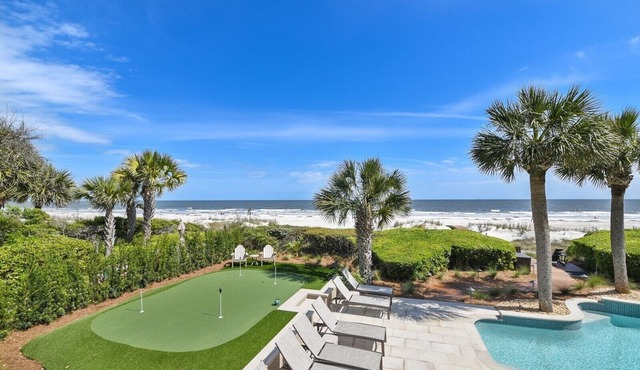 8 East Beach Lagoon Enjoy Direct Oceanfront Views & Putting Green