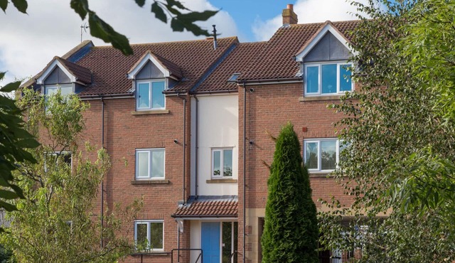 8 EUREKA MEWS, country holiday cottage, with a garden in Durham