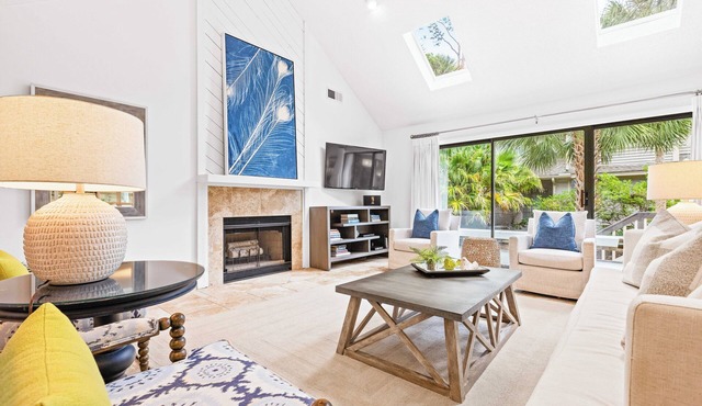 8 Laughing Gull: BESTNEST by Beverly Serral *3rd Row Ocean*