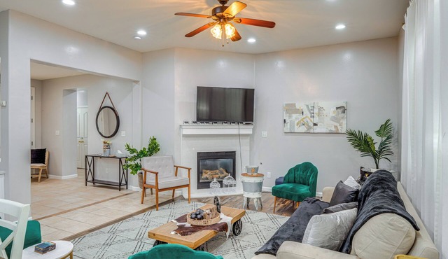 8 Mi to Beach Park: Bakersfield Gem w/Yard!