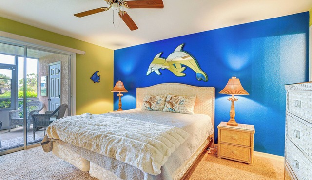 8 Mi to Beach w/Pool Access: Englewood Condo!